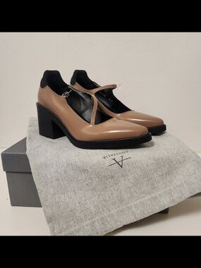 NIB Aquatalia Casha Shiny Calf Leather Mary Jane Block Heels Biscuit/Black Sz 9M